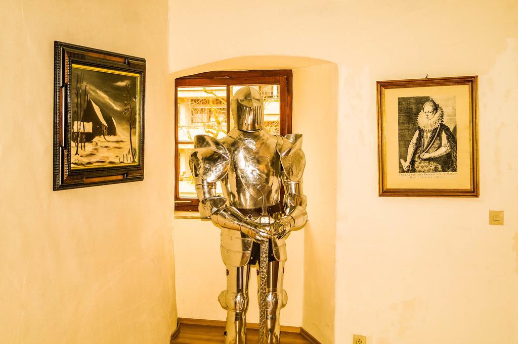 Schlosshotel Hoefingen レーオンベルク エクステリア 写真