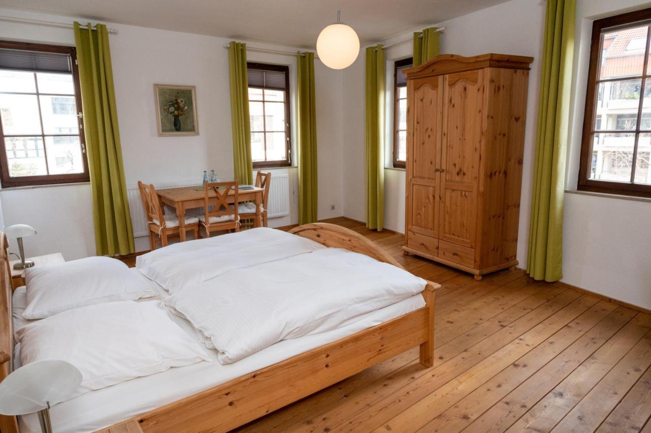 Schlosshotel Hoefingen レーオンベルク エクステリア 写真